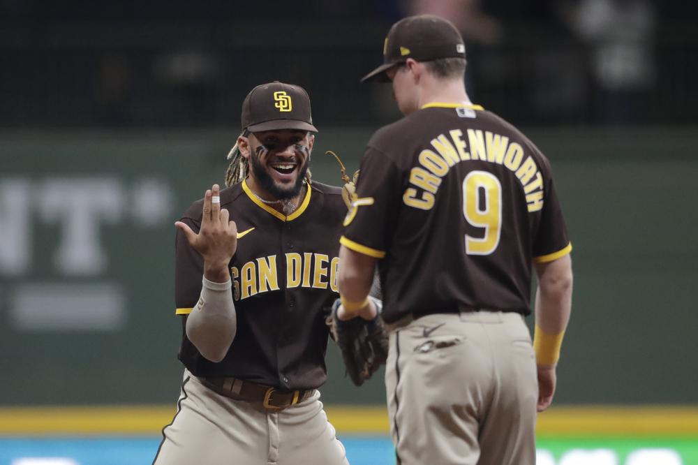 Cronenworth’s big play helps Padres top Brewers in extras