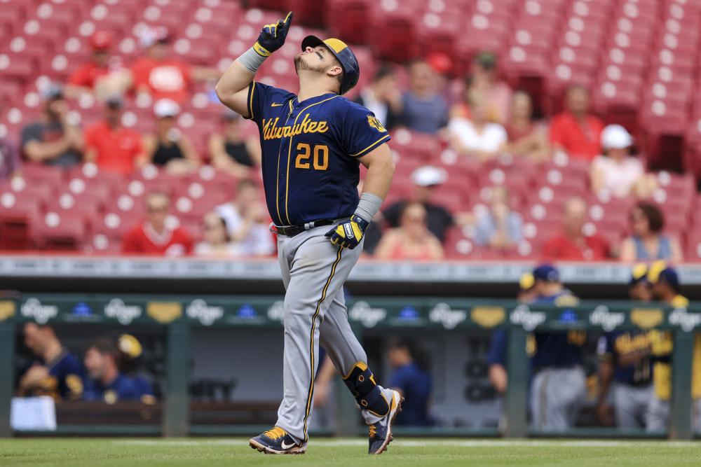 Peterson’s 3 RBIs, Vogelbach homer helps Brewers top Reds