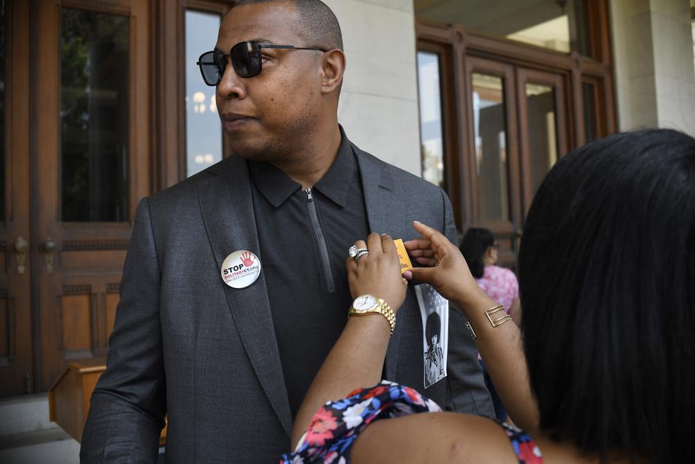 Former NBA star Caron Butler, a Racine, Wis., works to end solitary confinement in prisons