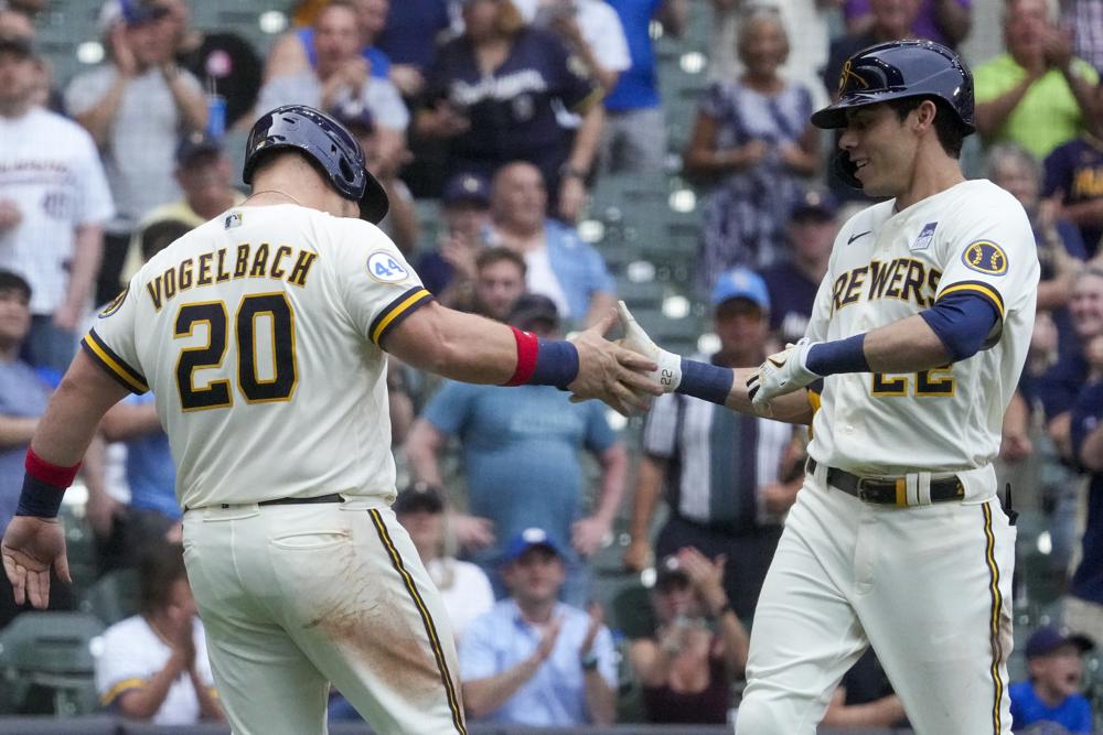 Yelich leads Brewers’ power surge in 7-4 win over Arizona