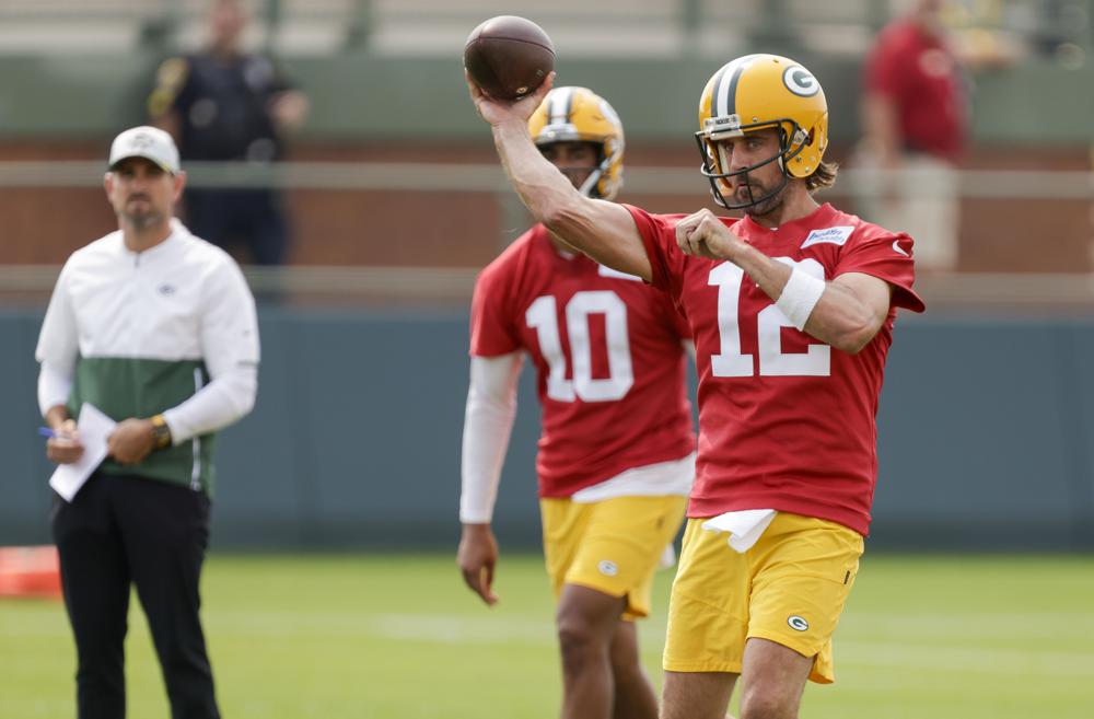 WATCH: Rodgers works out with Packers, then details his concerns