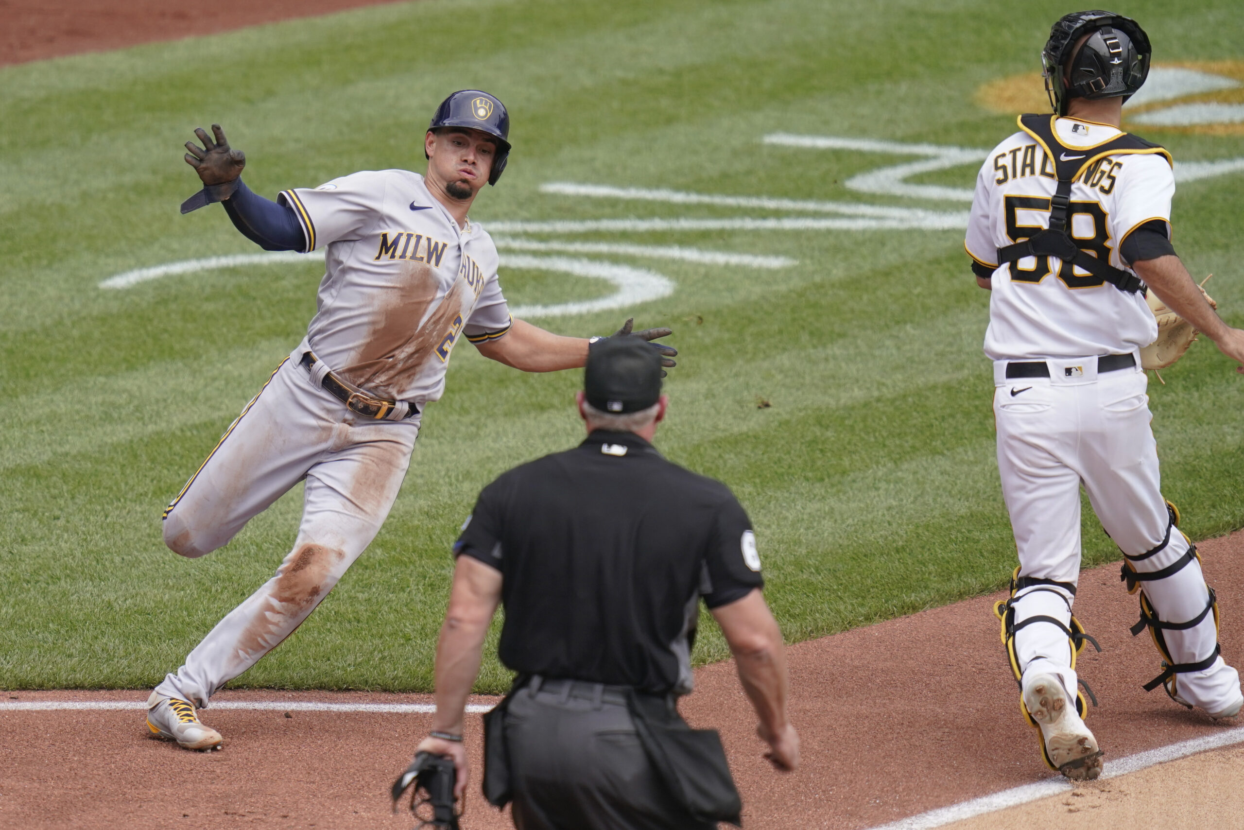 Adames scores twice as Brewers take series from Pirates, 2-1