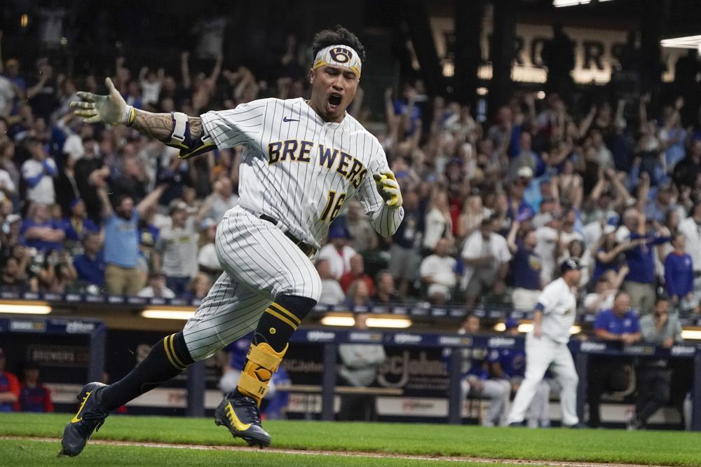 Brewers rally to top Cubs 8-5, move closer to division title