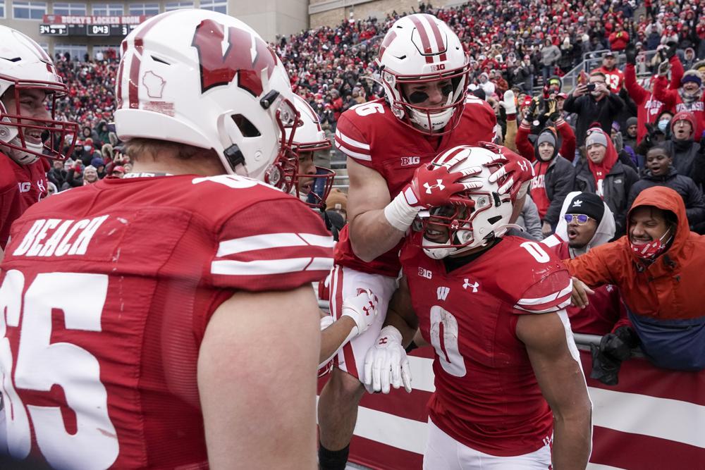 No. 19 Wisconsin seeks 7th straight win as it hosts Nebraska