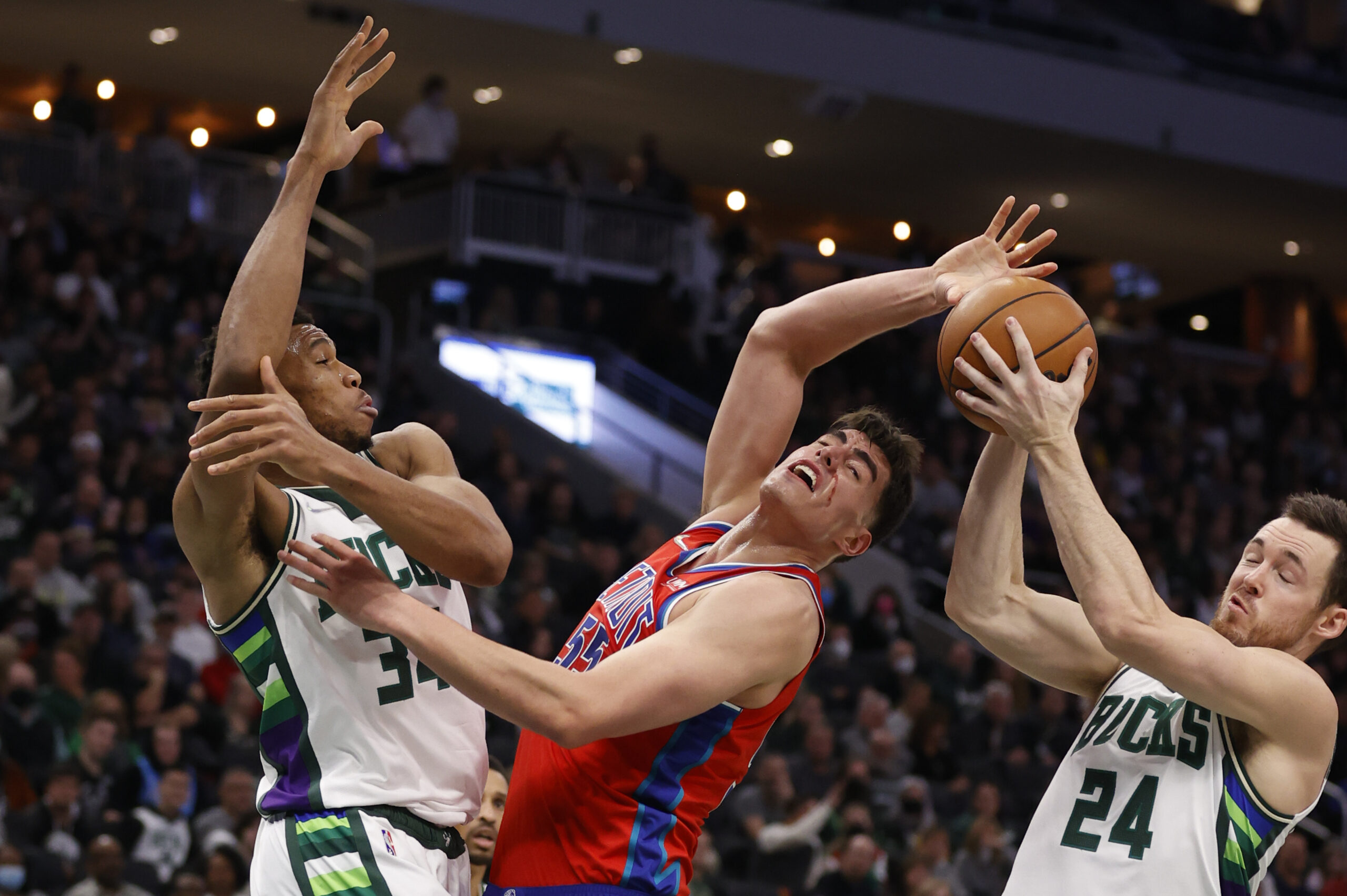 Bucks beat Pistons for 12th straight time with 114-93 win