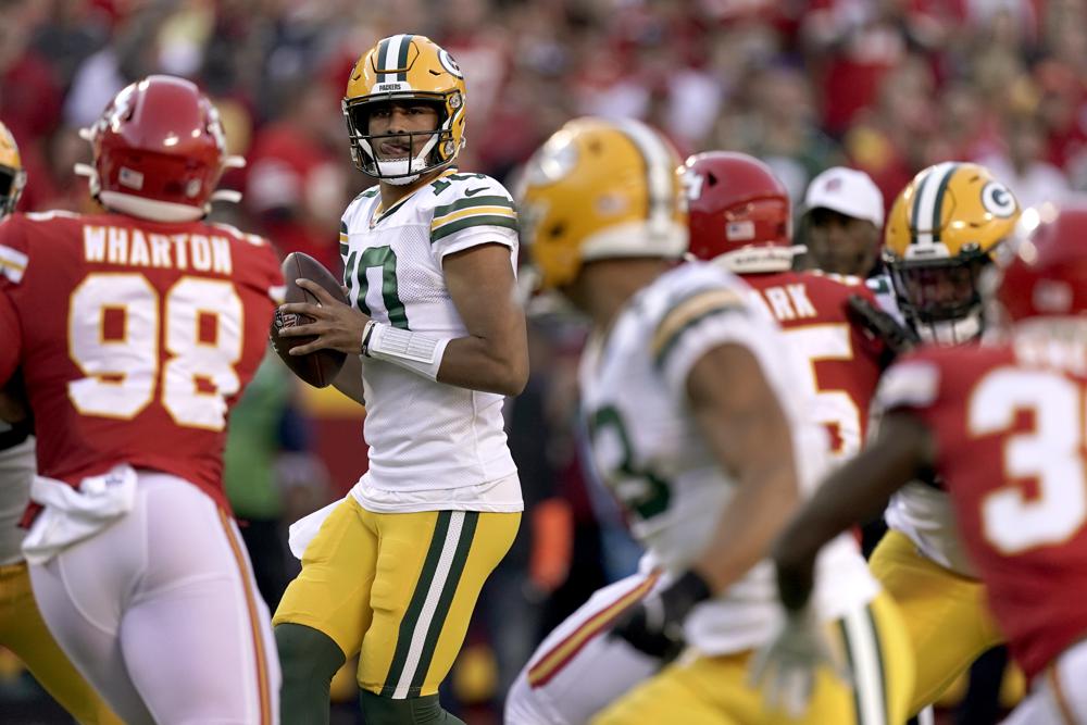 Chiefs edge Rodgers-less Packers 13-7 in defensive slugfest