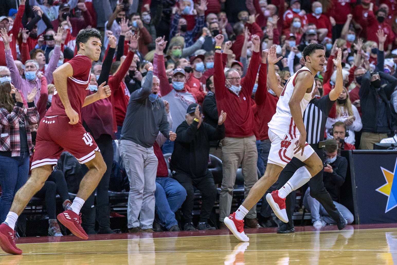 WATCH: Davis’ sick 3 gives Badgers lead, completes biggest comeback in school history
