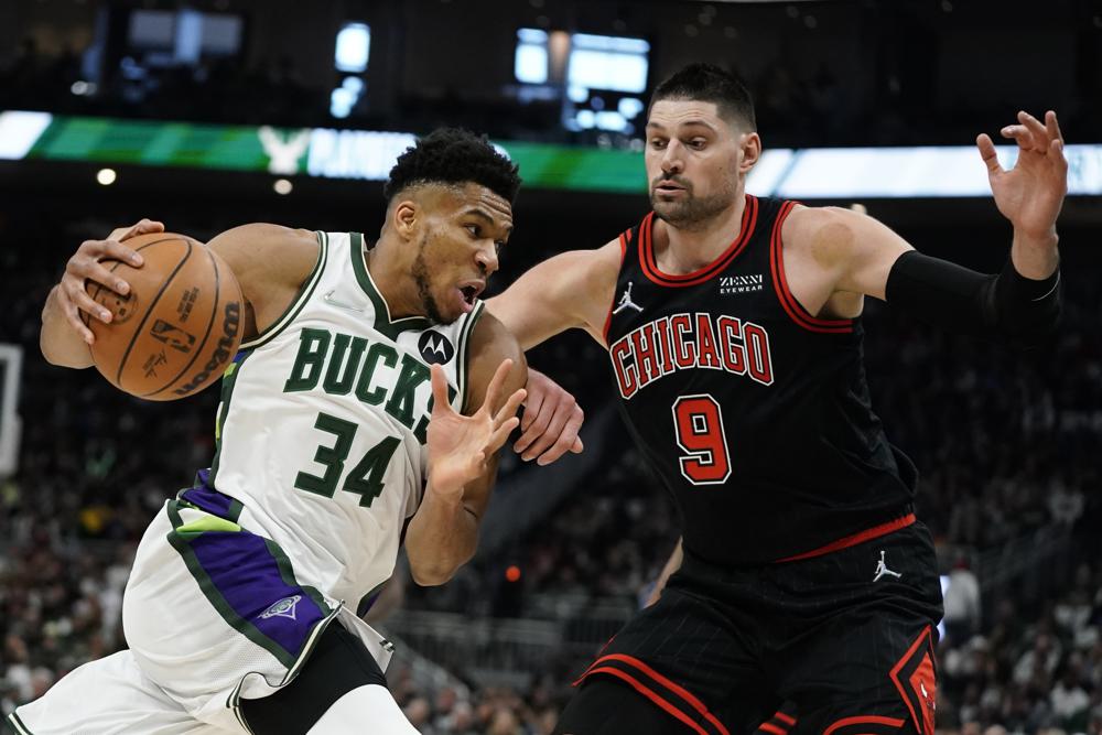 Bucks bounce back after blowing big lead to beat Bulls 93-86