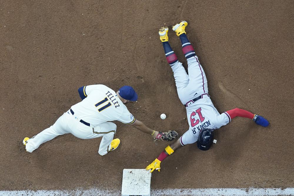 Acuña returns, Ozuna homers as Braves defeat Brewers