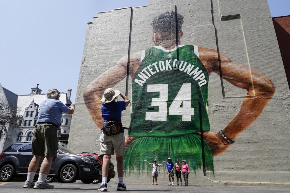 Giant mural in downtown Milwaukee celebrates Antetokounmpo