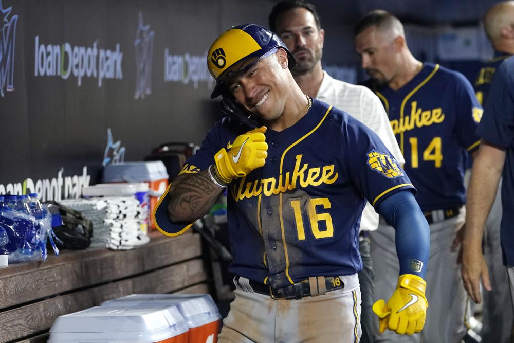 Wong leads Brewers to 7-3 win over the Marlins