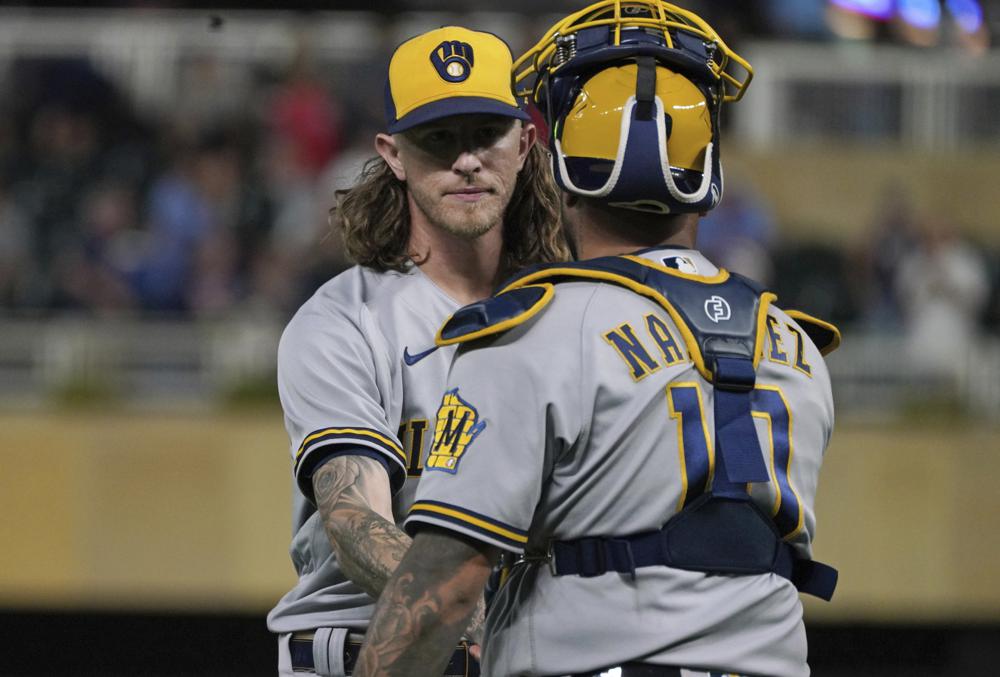 Brewers attempt to sweep 2-game series against the Twins