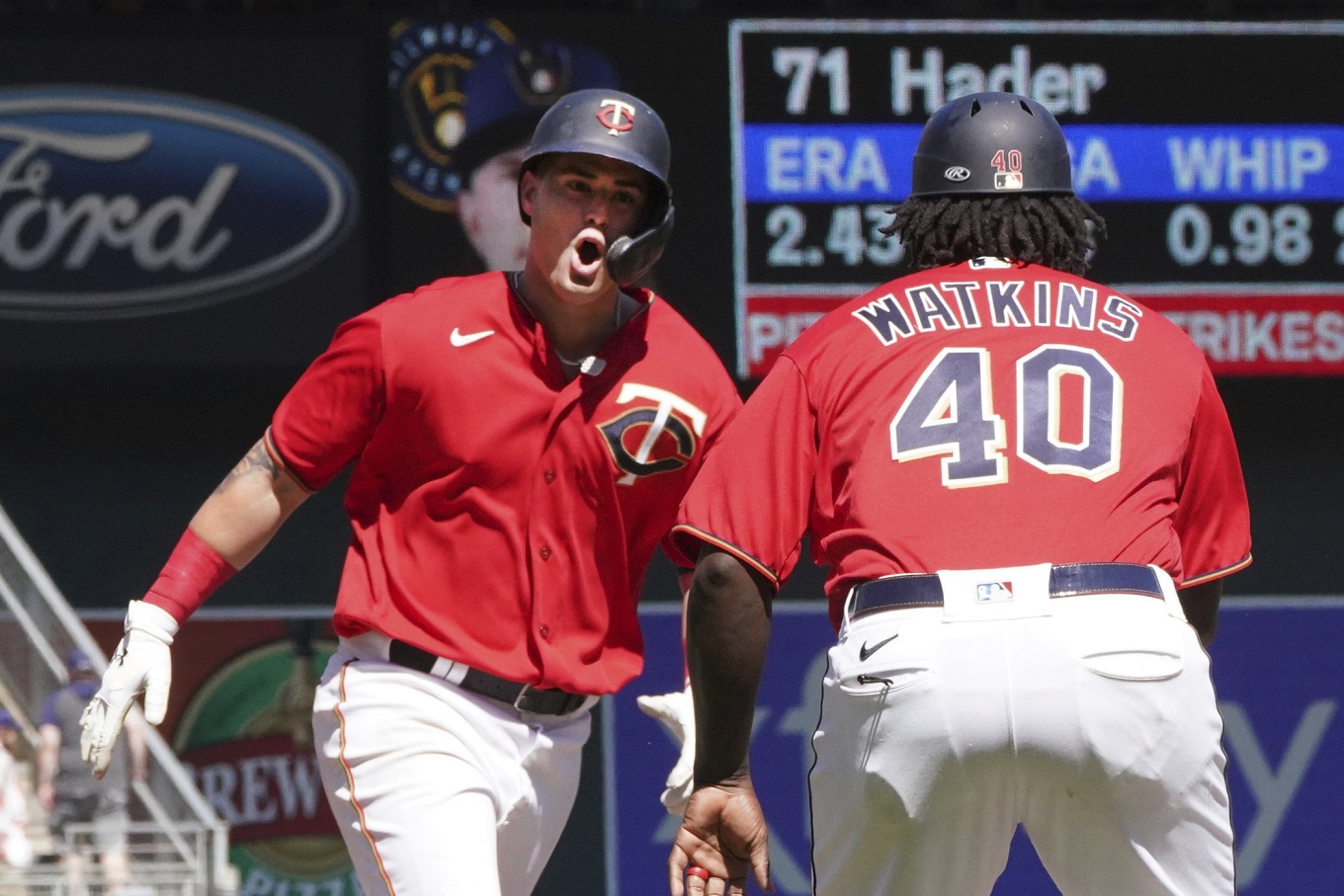 Miranda HR gives Twins walk-off, 4-1 win against Brewers