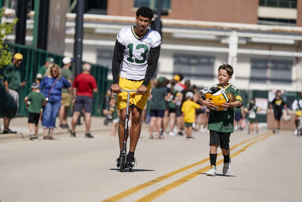 Adams’ exit provides chance for Packers’ Lazard to step up