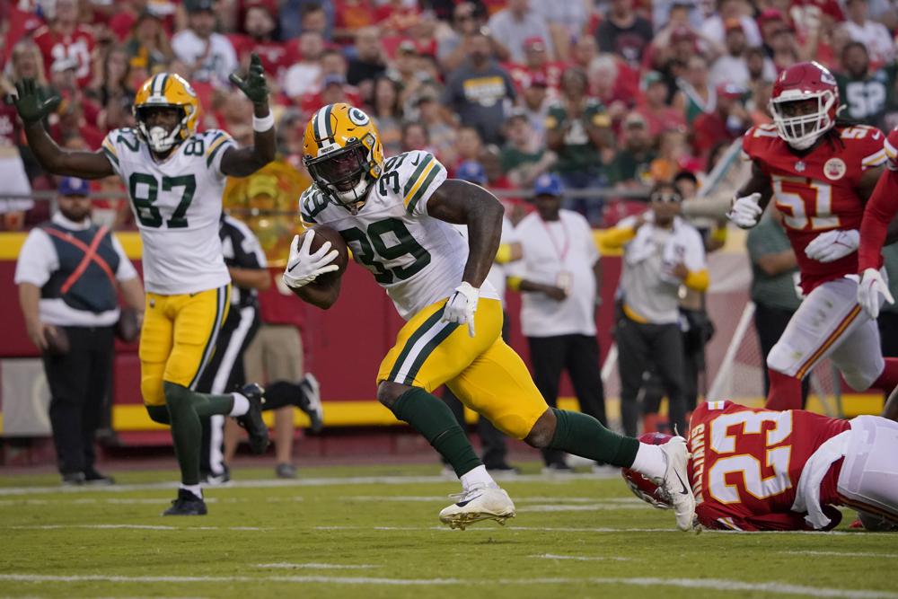 Jordan Love throws for 148, 0 TDs, 1 INT, in Packers loss to Chiefs, who honored Len Dawson