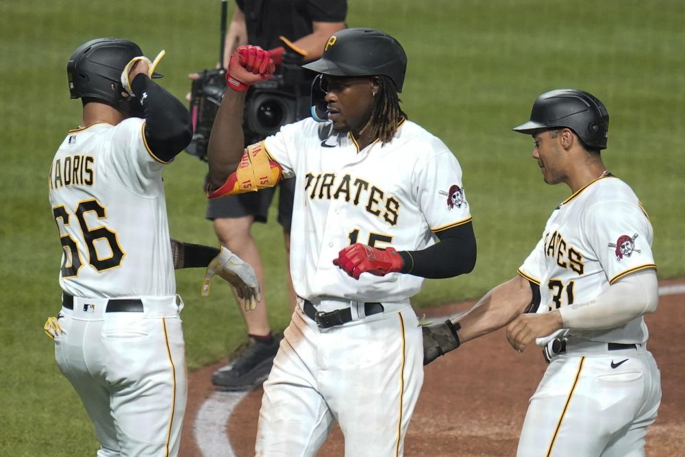 Cruz HR keys outburst as Pirates hand Brewers second consecutive loss
