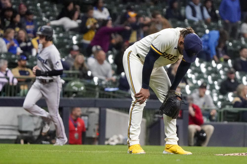 Grand slam does in Brewers, who remain a half game out of wildcard