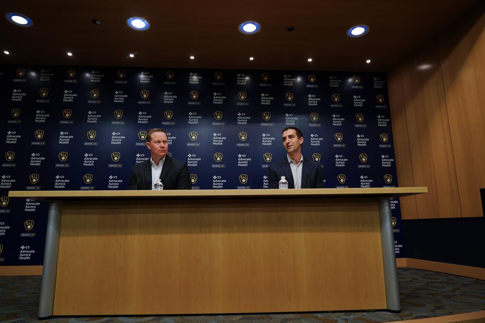 Brewers’ president of baseball operations Stearns steps down