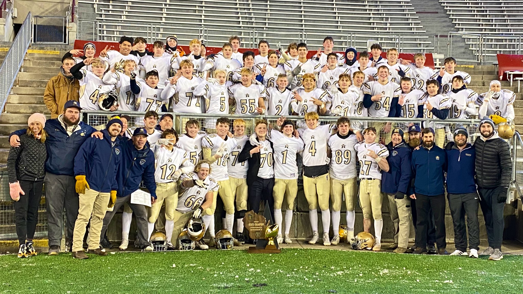 Flottmeyer to Conzemius late TD wins Aquinas second-consecutive state championship