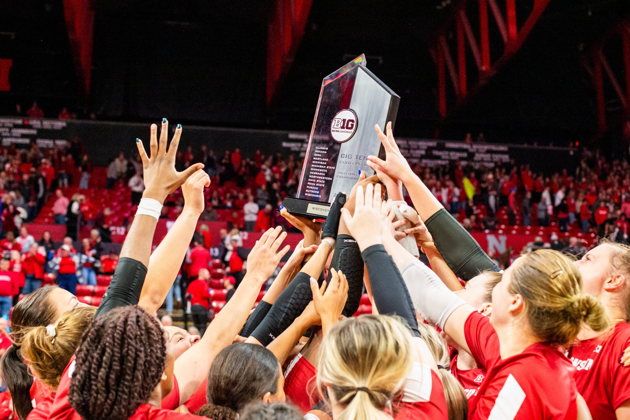 No. 3 Badgers win 4th straight Big Ten title with win over fifth-ranked Nebraska, play No. 8 OSU on Saturday