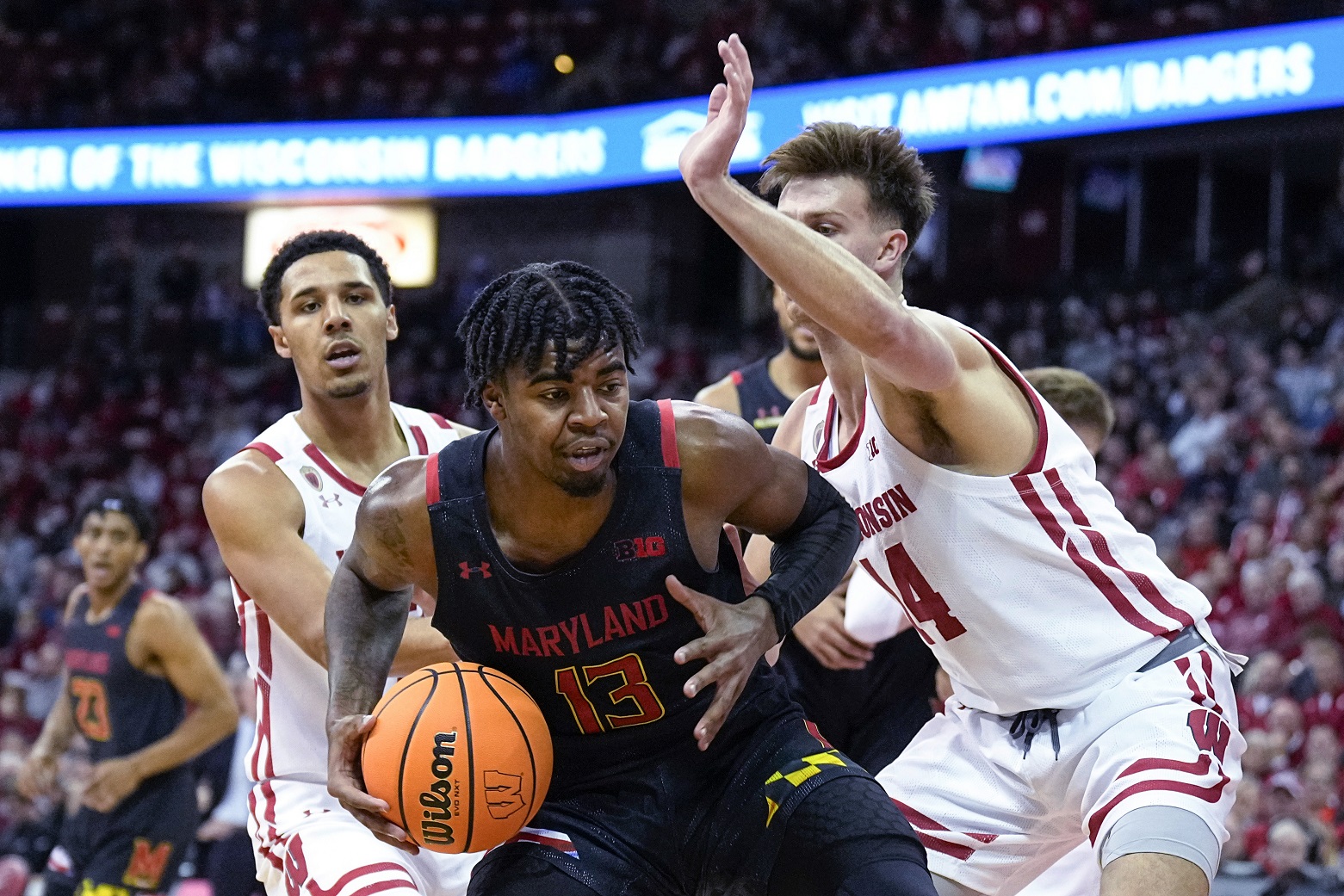 La Crosse’s Davis goes for 8 points, 6 rebounds in Badgers upset win over No. 13 Maryland