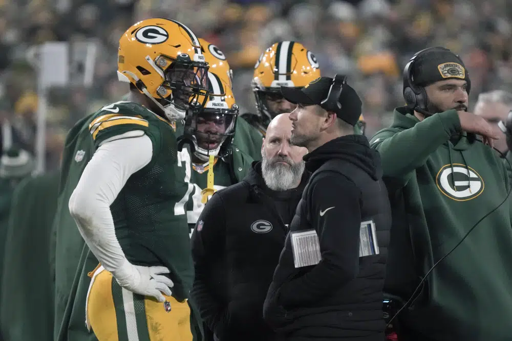 Packers’ Quay Walker apologizes for shoving Lions physician