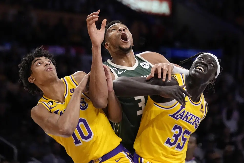 Bucks win 9th straight, hold off LeBron-less Lakers
