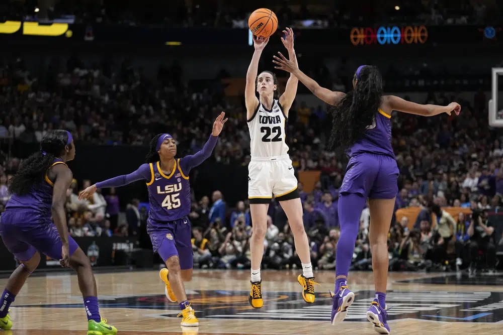 NCAA changes delay-of-game penalty in women’s basketball, adds rule on flopping