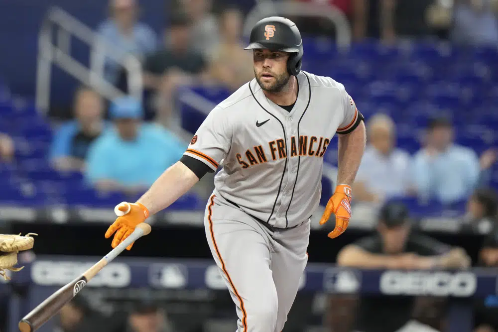 Ruf signs with Brewers after refusing minor league assignment from Giants
