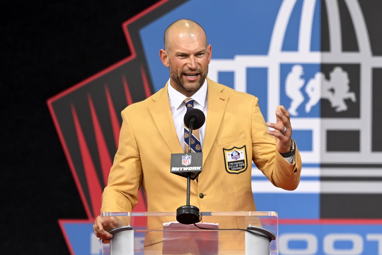 Wisconsin native Joe Thomas finally gets biggest victory, enshrinement into NFL Hall of Fame