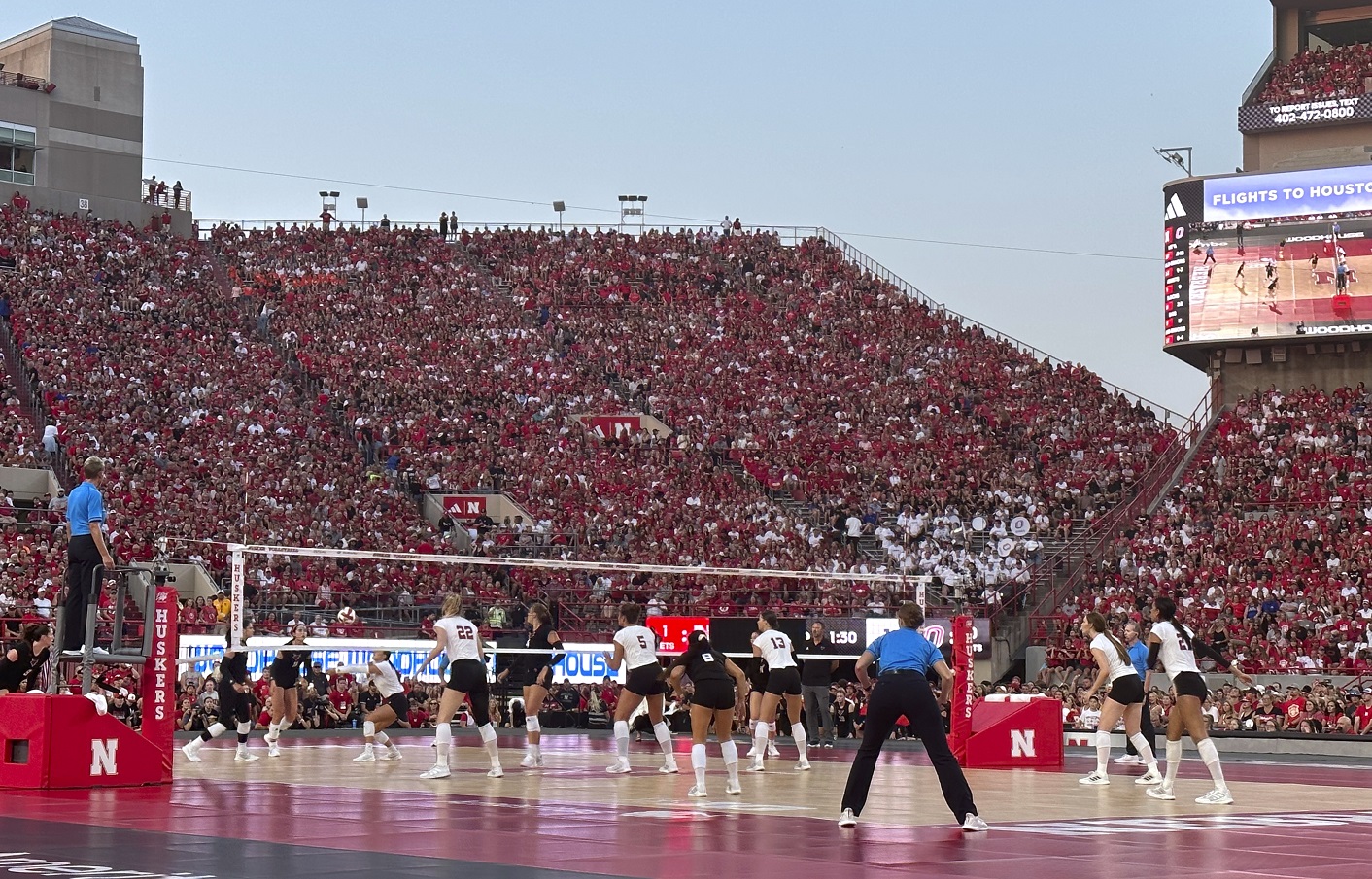 Nebraska volleyball breaks Badgers record, sets women’s world attendance record with 92,000