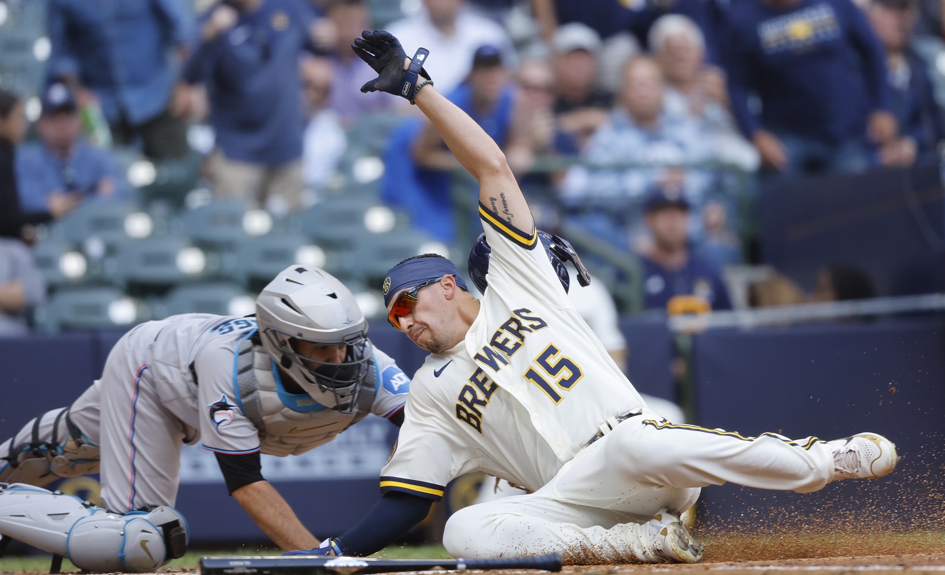 Tyrone Taylor hits 2 RBI doubles and scores go-ahead run in Brewers’ 4-2 victory over Marlins