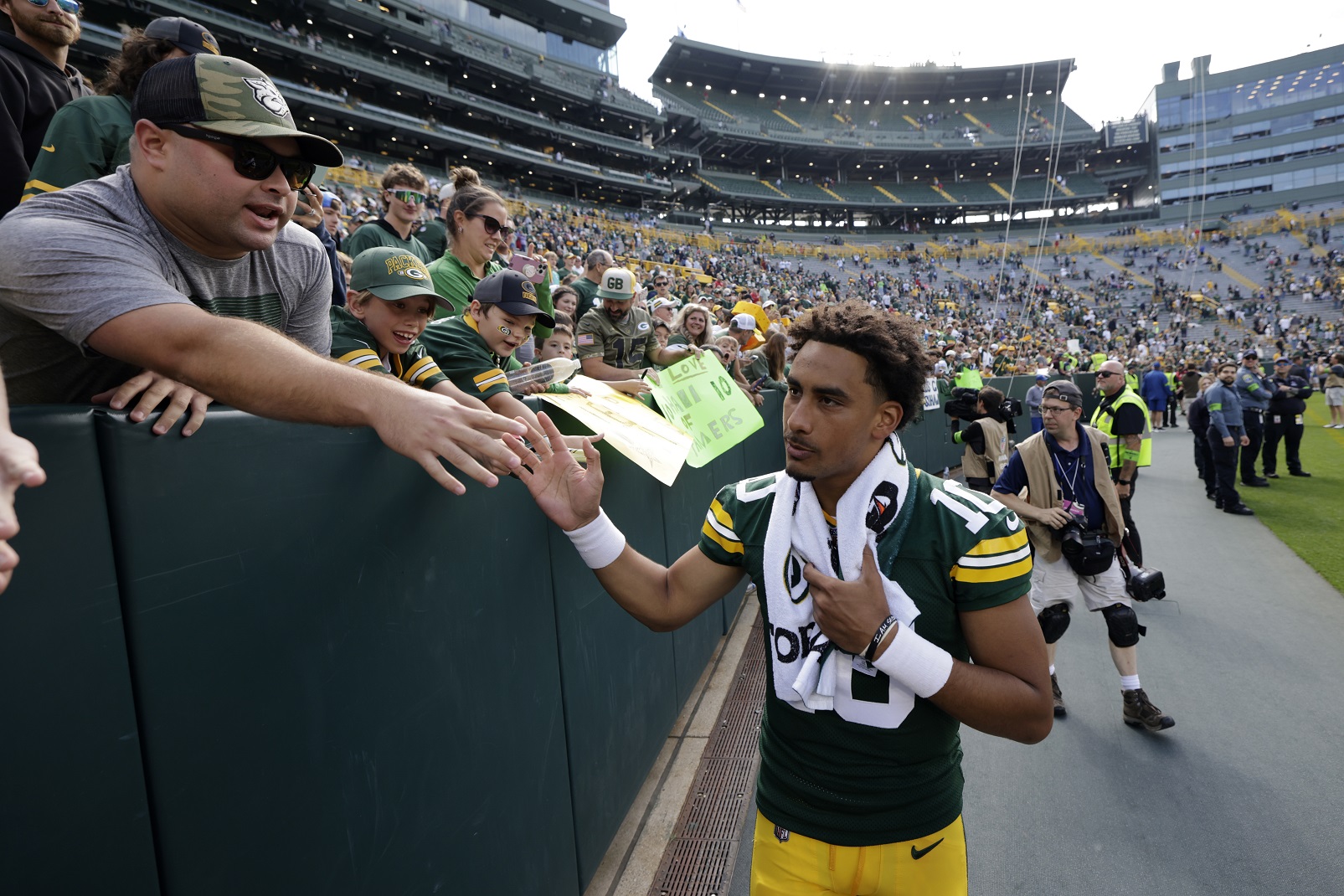 Packers head into bye week needing to find solutions for their slumping offense