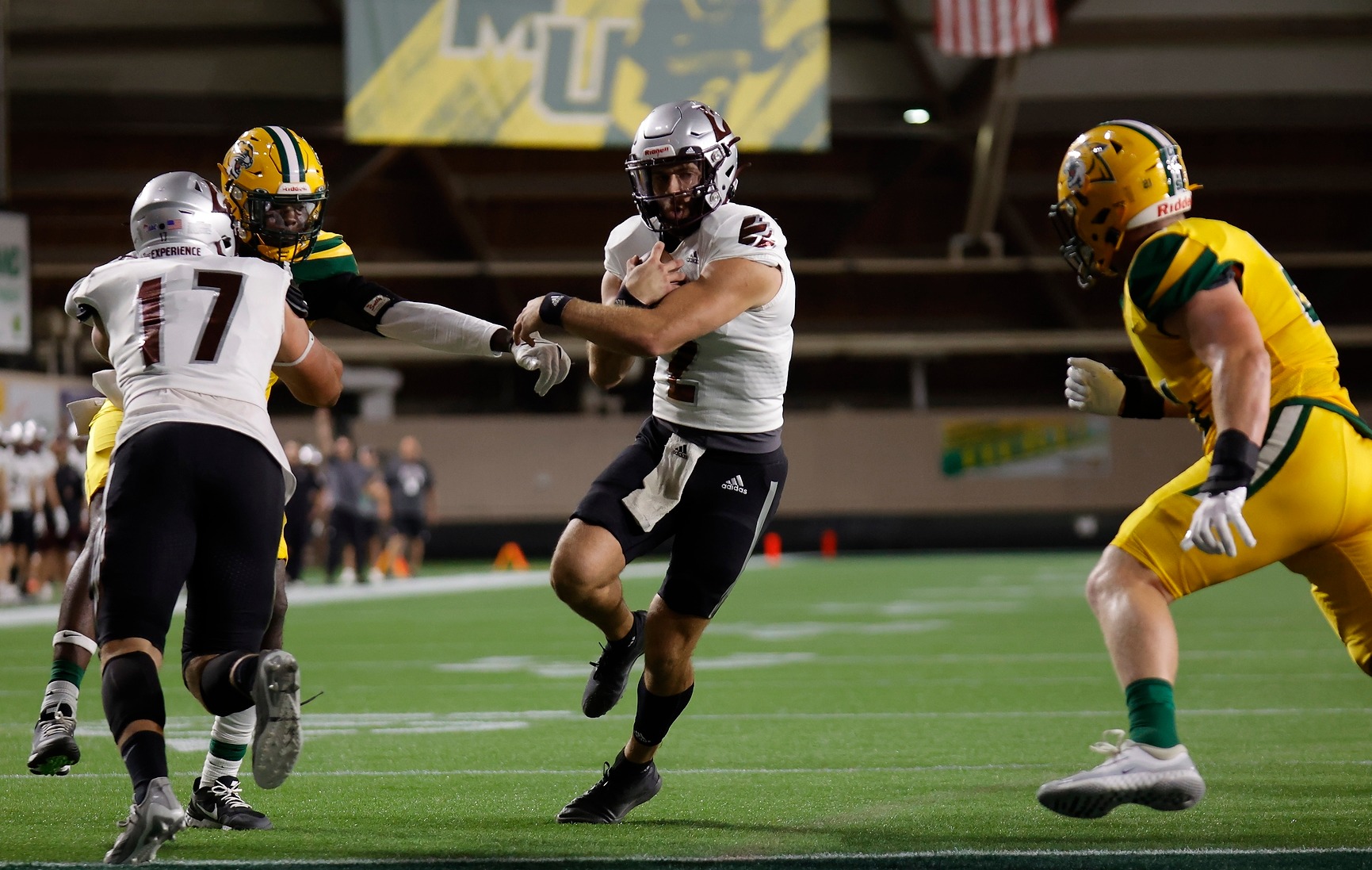 Record-breaking day as No. 4 UW-La Crosse handles UW-Eau Claire