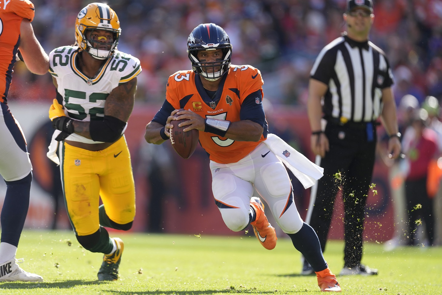 P.J. Locke saves Denver from another second-half meltdown as Broncos beat Packers 19-17