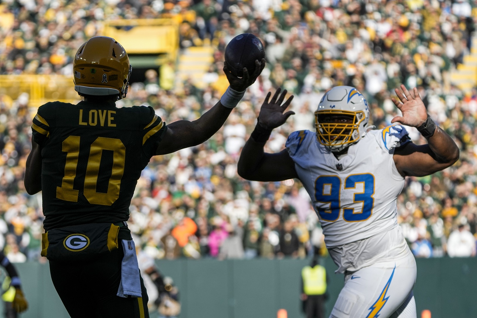 Jordan Love’s late TD pass lifts Packers to 23-20 victory over Chargers