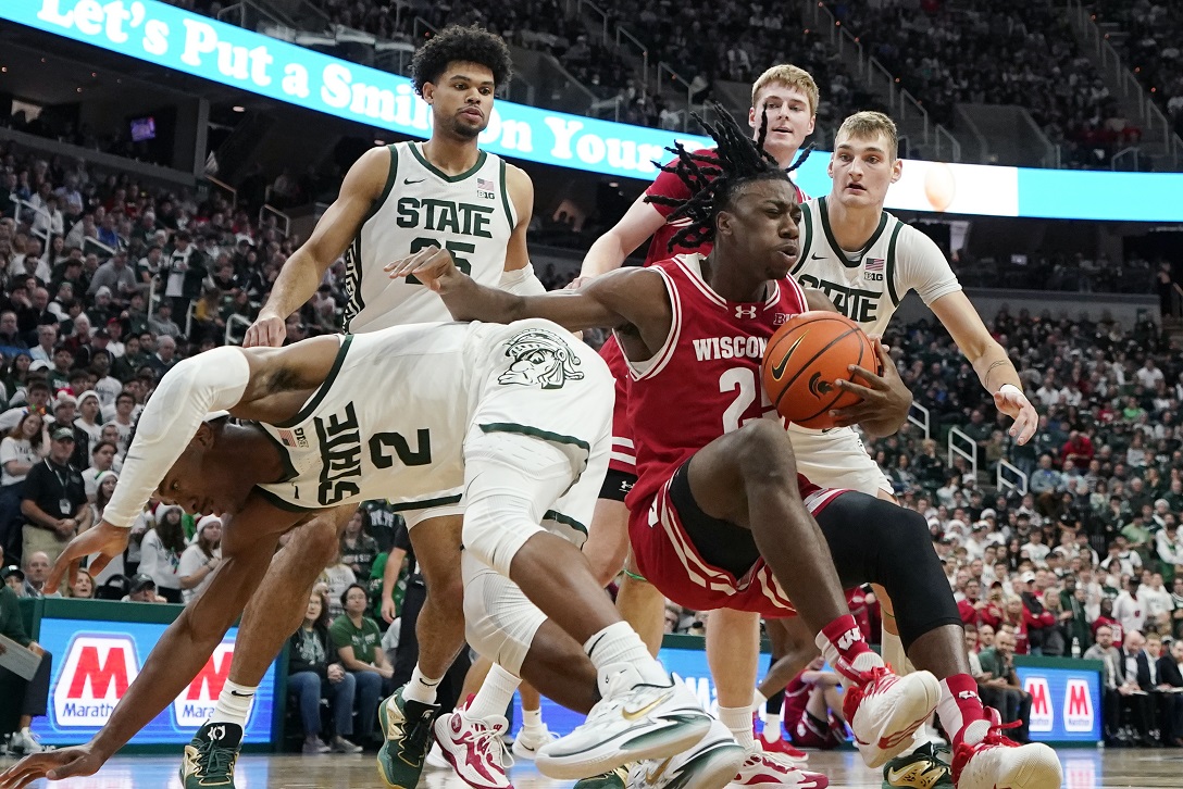 Storr drops 22 as No. 23 Wisconsin tops Michigan State for sixth consecutive win