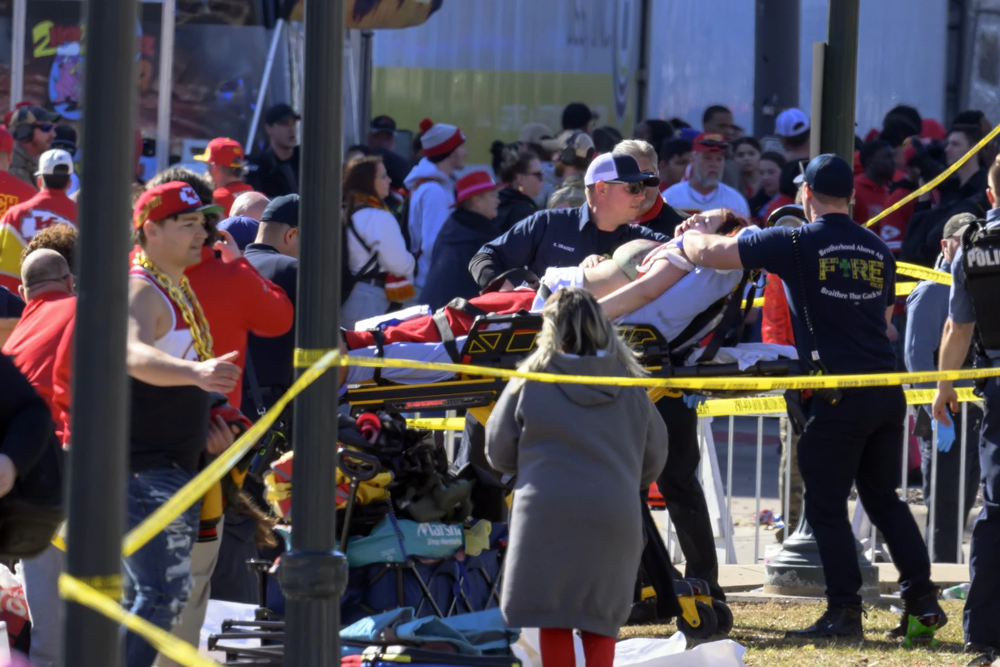 Shooting at Chiefs’ Super Bowl parade kills 1, wounds 21 others, including children