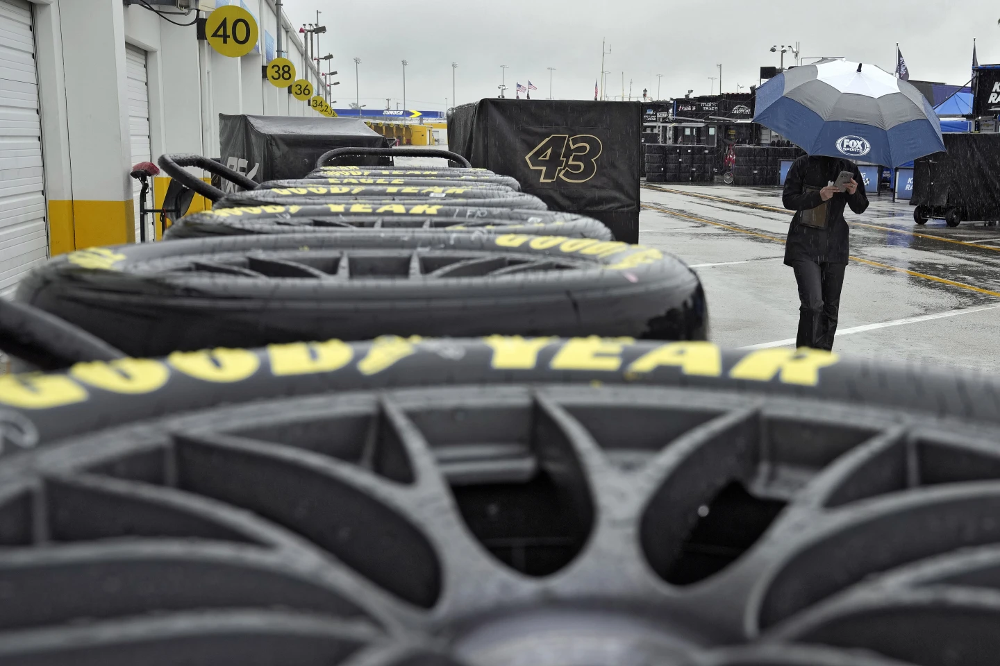 Listen to Daytona 500 on WIZM Monday, after first rain delay since 2012