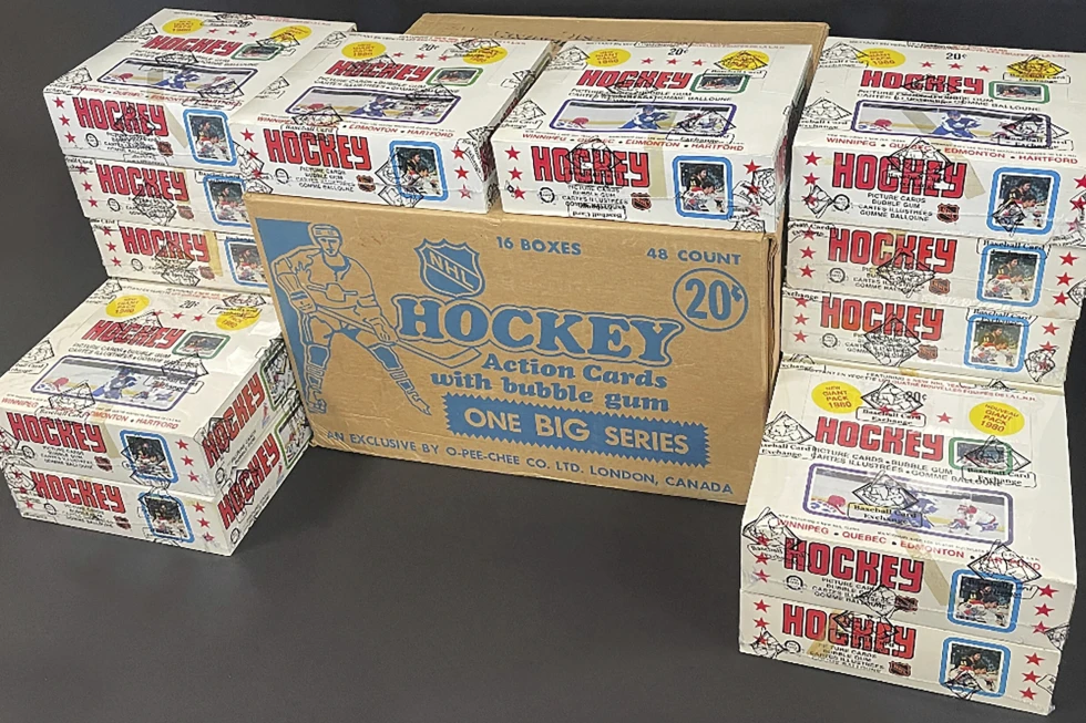Case possibly containing Wayne Gretzky rookie cards sells for $3.7M at auction