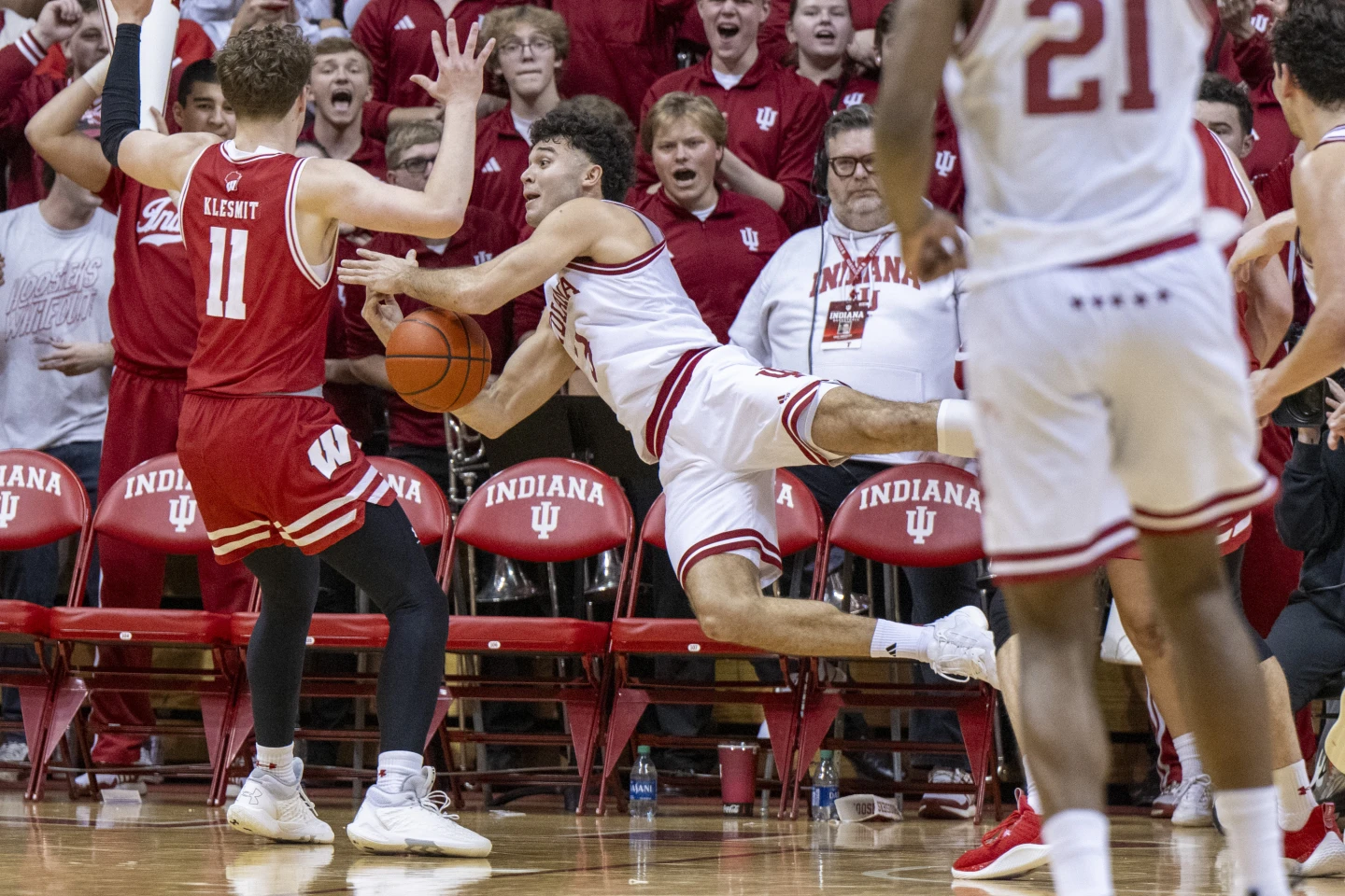 Ware helps Indiana outlast Wisconsin, in game delayed by second half fire alarm