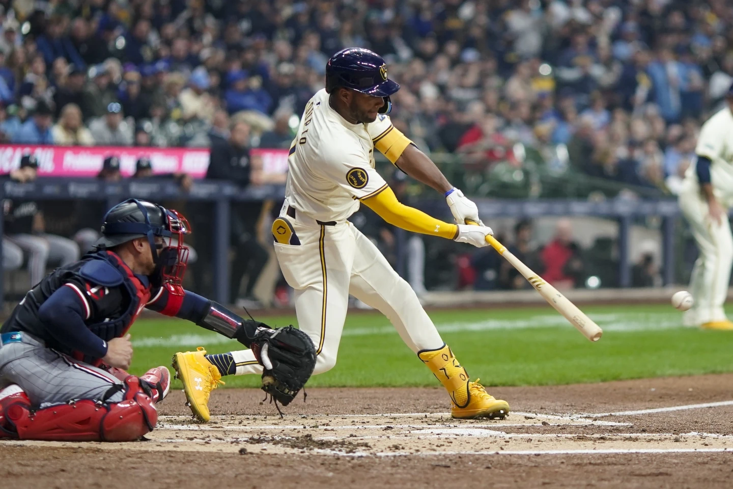 In Uecker’s first game of 2024, Brewers pull out one-run win over Twins, improve to 4-0