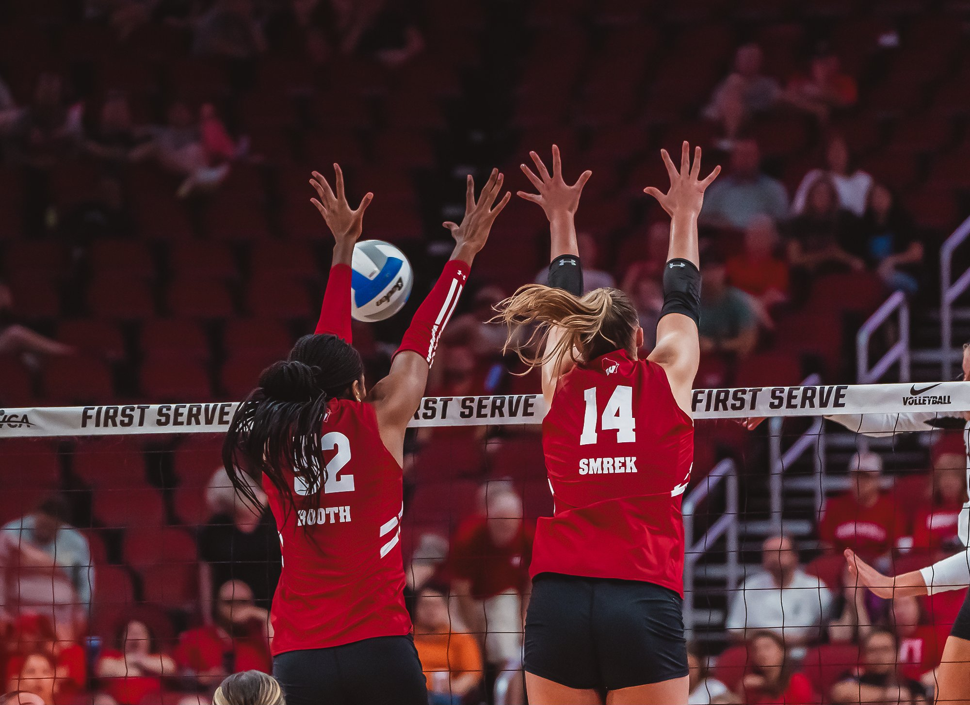 After starting last season 18-0, No. 3 Badgers fall in season-opener at sixth-ranked Louisville