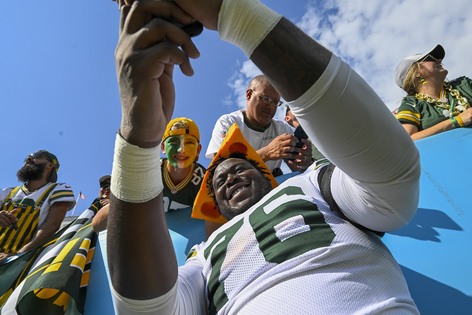 Malik Willis shows Titans what they gave up, leading Packers to 30-14 rout