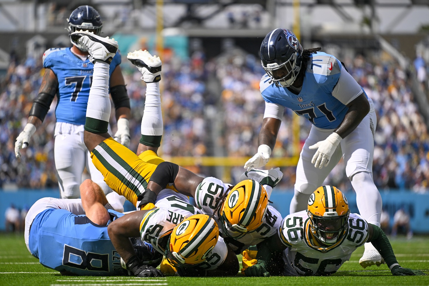 Packers' defense takes another step forward with eight-sack effort against  Titans – WKTY