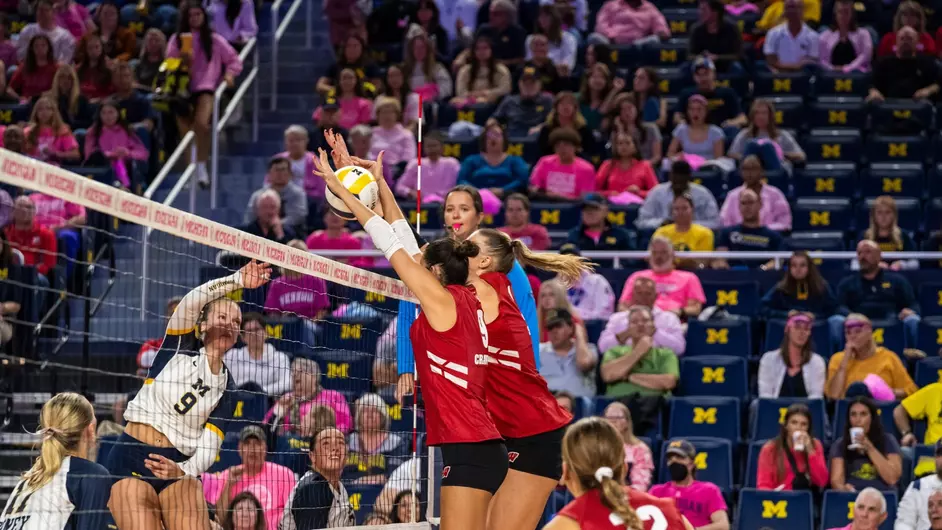 No. 9 Badgers set block record with win over Michigan