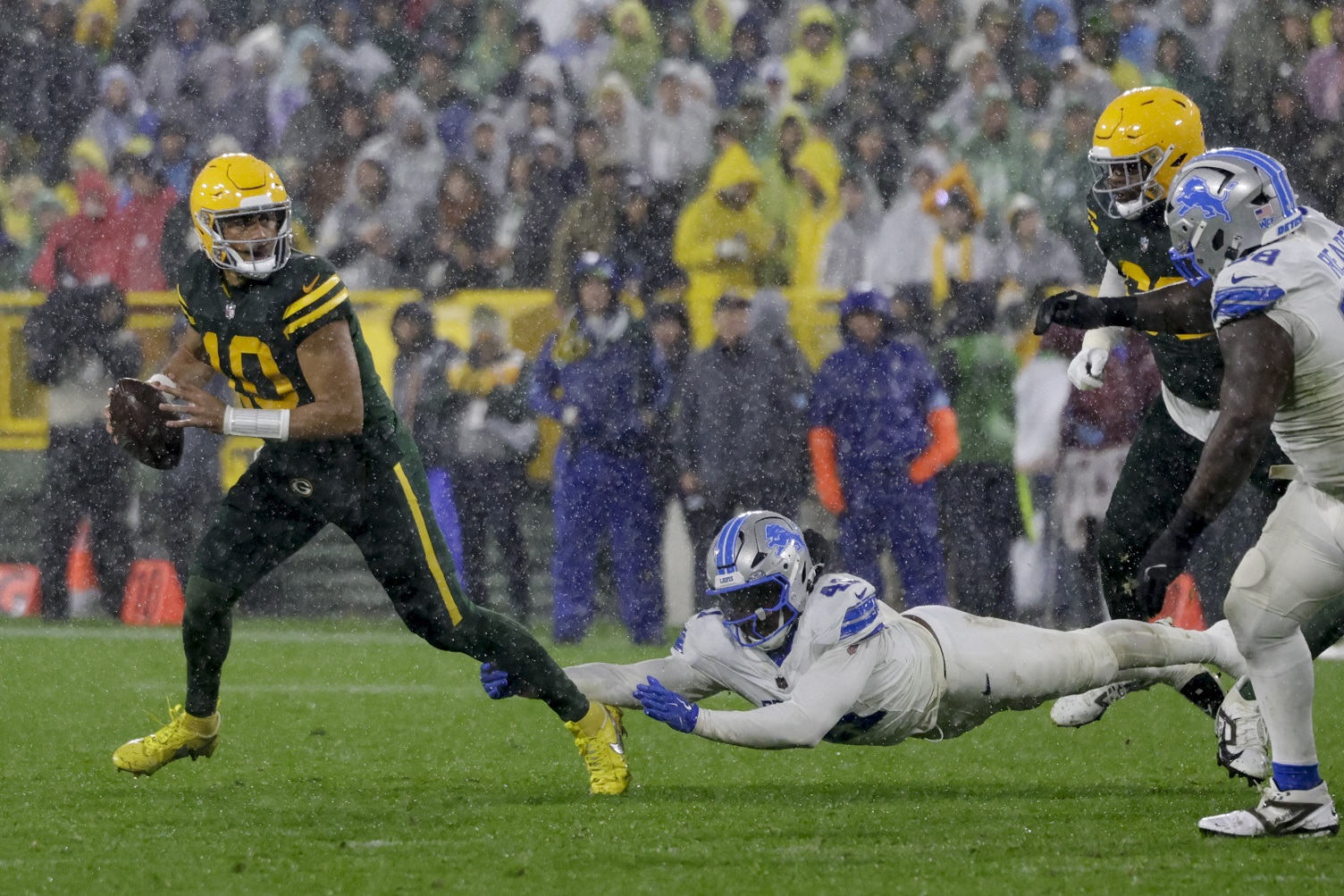 Packers QB Jordan Love plays through groin injury against Lions but throws critical pick-6