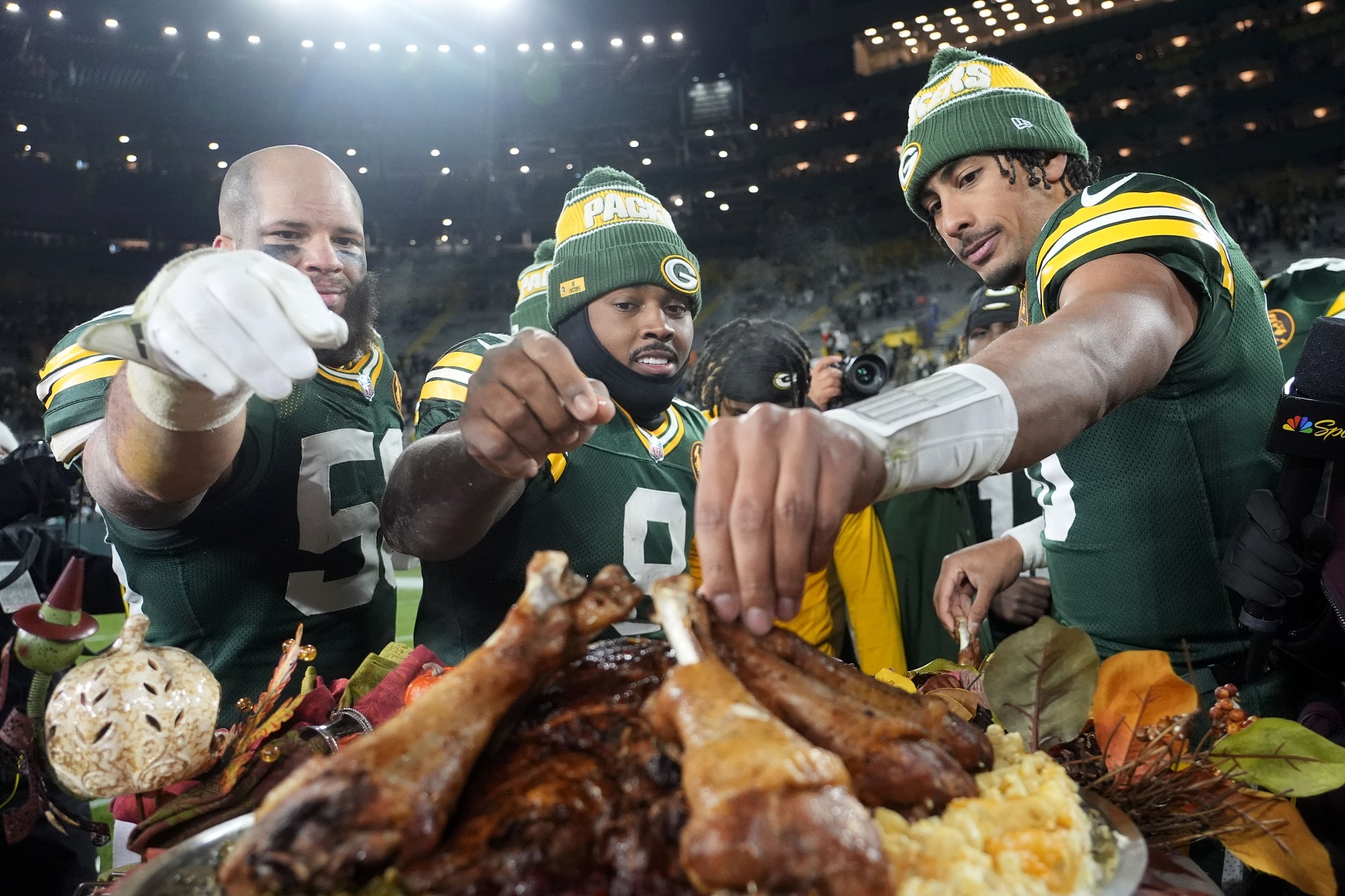 Love gets turkey this time, as Packers get first-ever Thanksgiving Day win at Lambeau