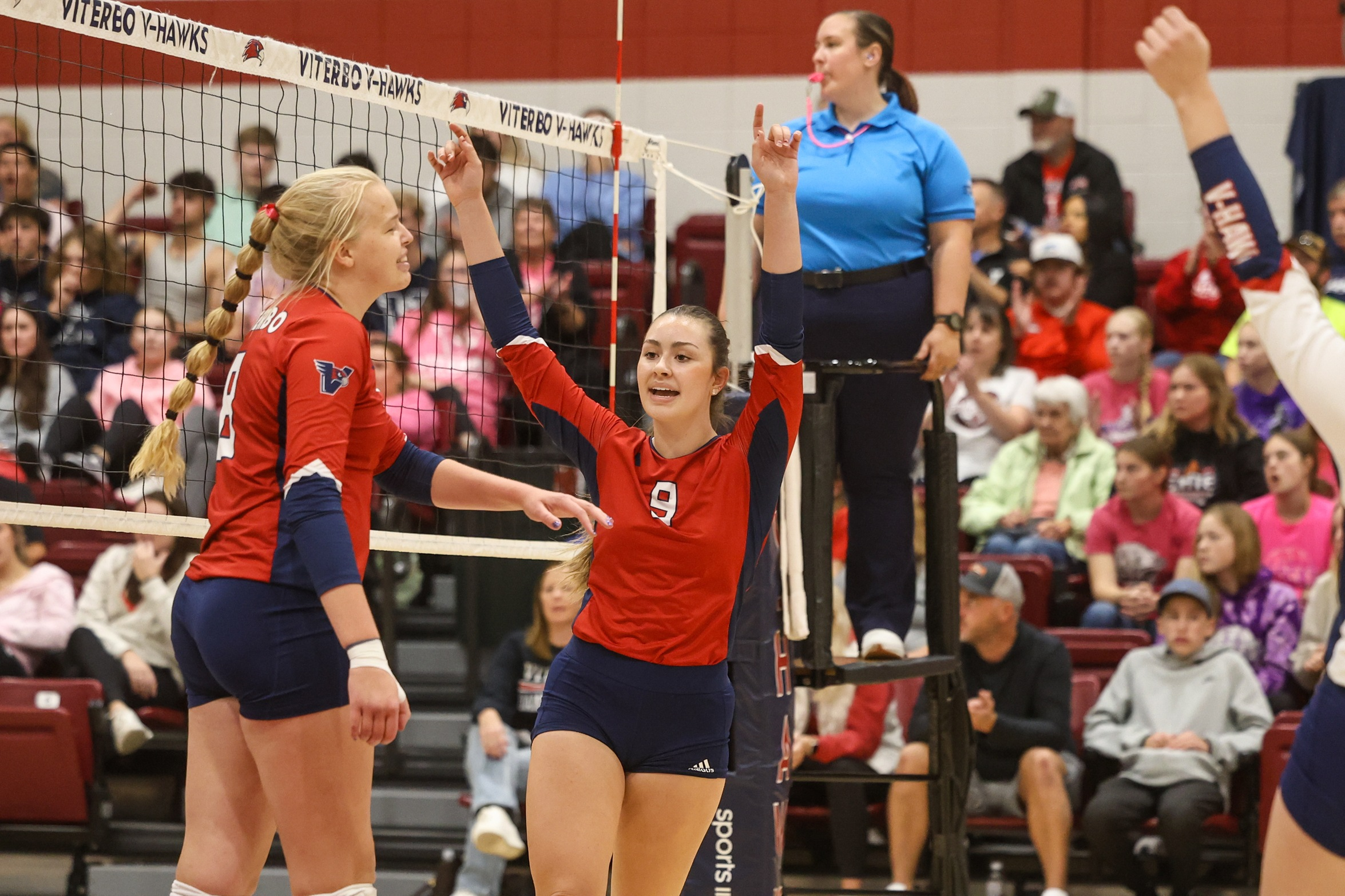 Viterbo volleyball coach Ryan DeLong as team continues in tourney