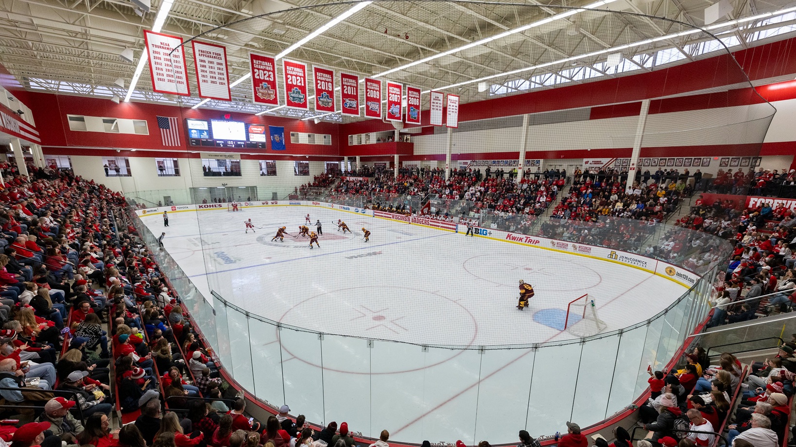 WATCH: La Crosse’s Kotlowski with two assists, as top-ranked Badgers blow out Bemidji St.